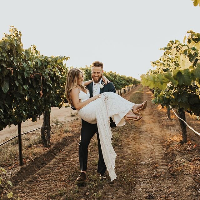 What is my favorite part of my job? Experiencing the love my couples have for one another. When you really feel the love - it makes the wedding day so damn magical ✨✨ || Photo: @mccoyweddingphotography | Planning: @gabrielapilarevents | Venue: @southcoastwineryweddings | DJ: @hiloproductionsevents | HMU: @beautybespoken